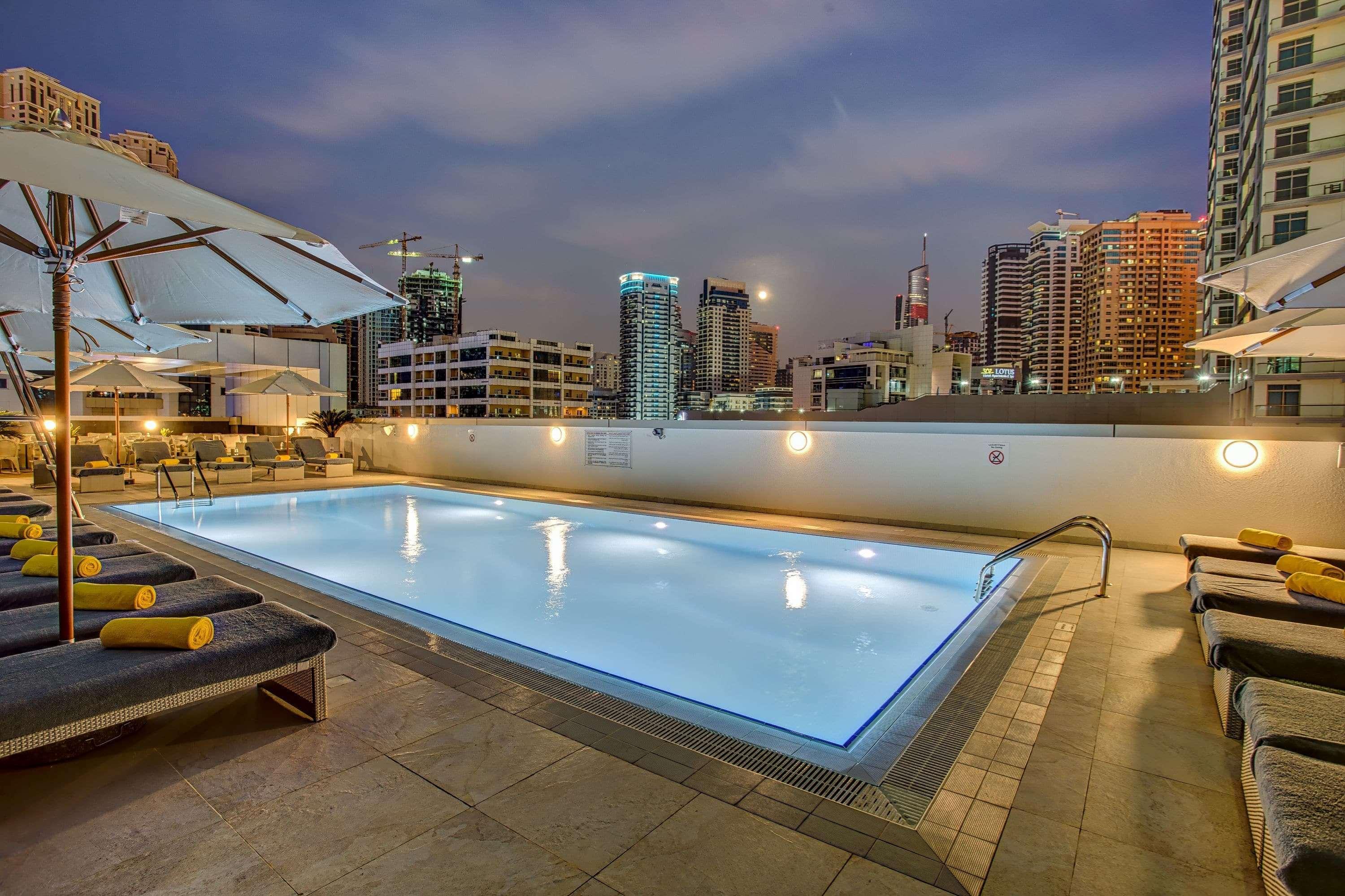 Hotel The First Collection Dubai Marina Esterno foto The pool at the hotel