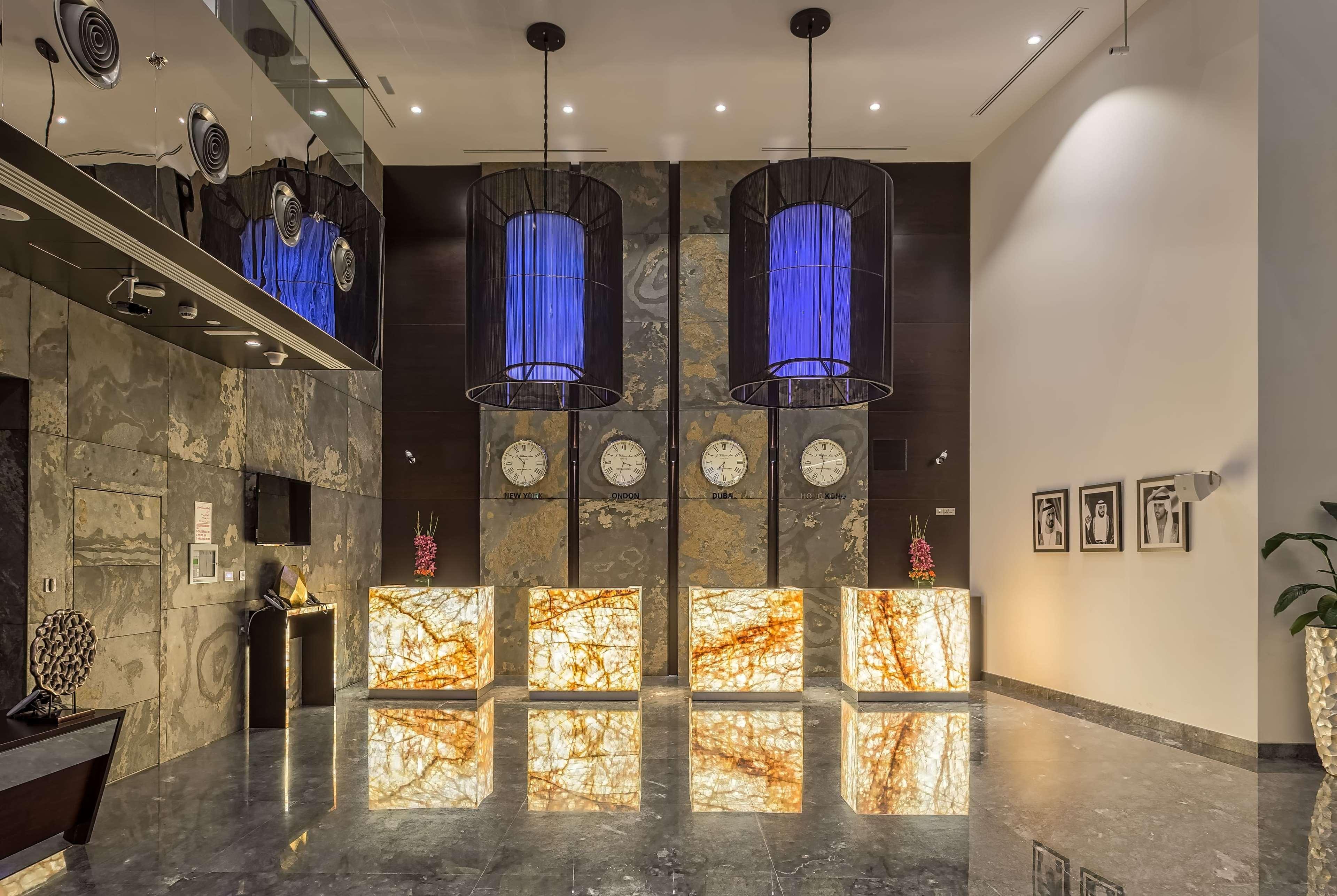 Hotel The First Collection Dubai Marina Esterno foto Reception desk