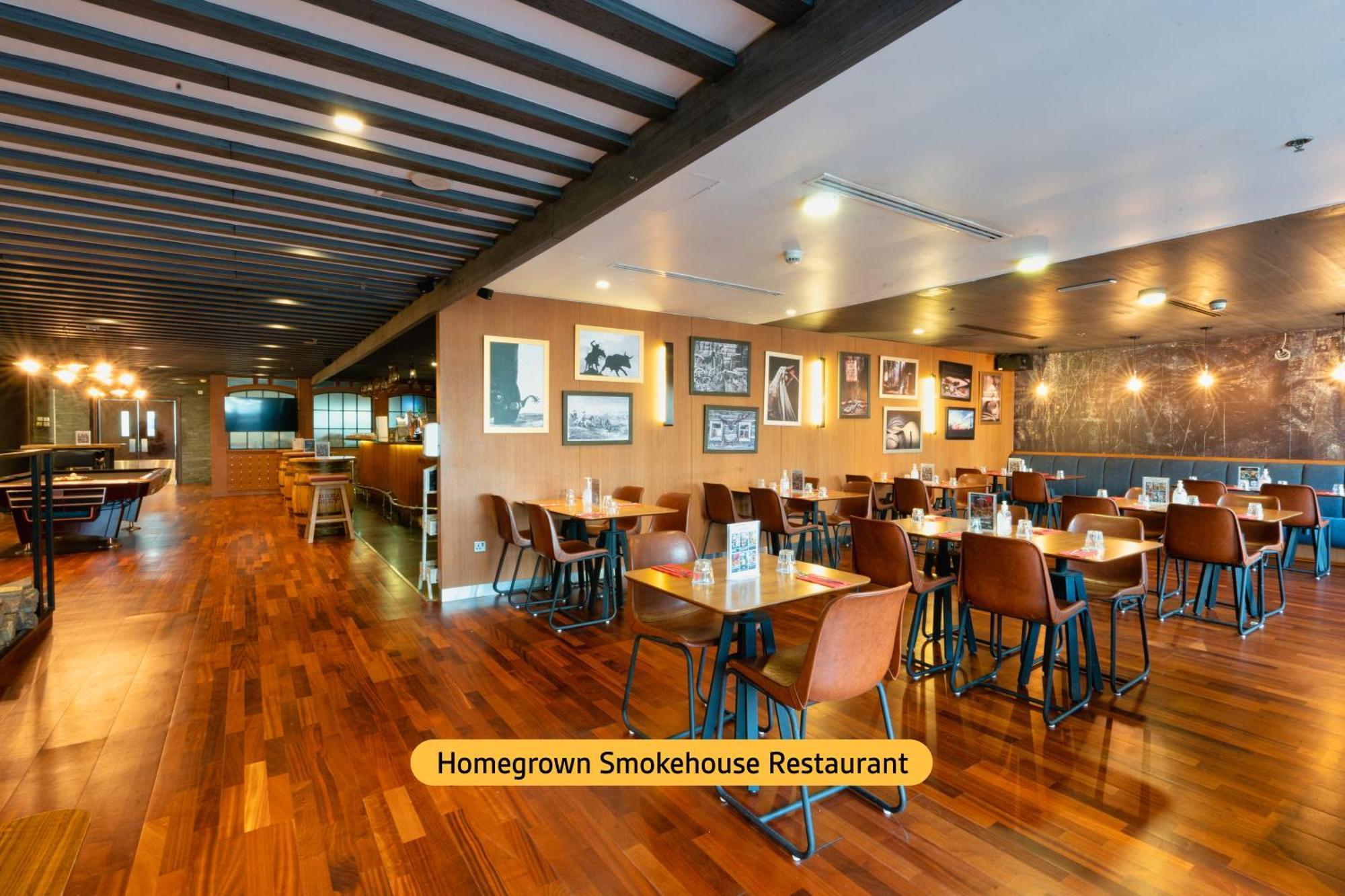 Hotel The First Collection Dubai Marina Esterno foto Homegrown Smokehouse Restaurant