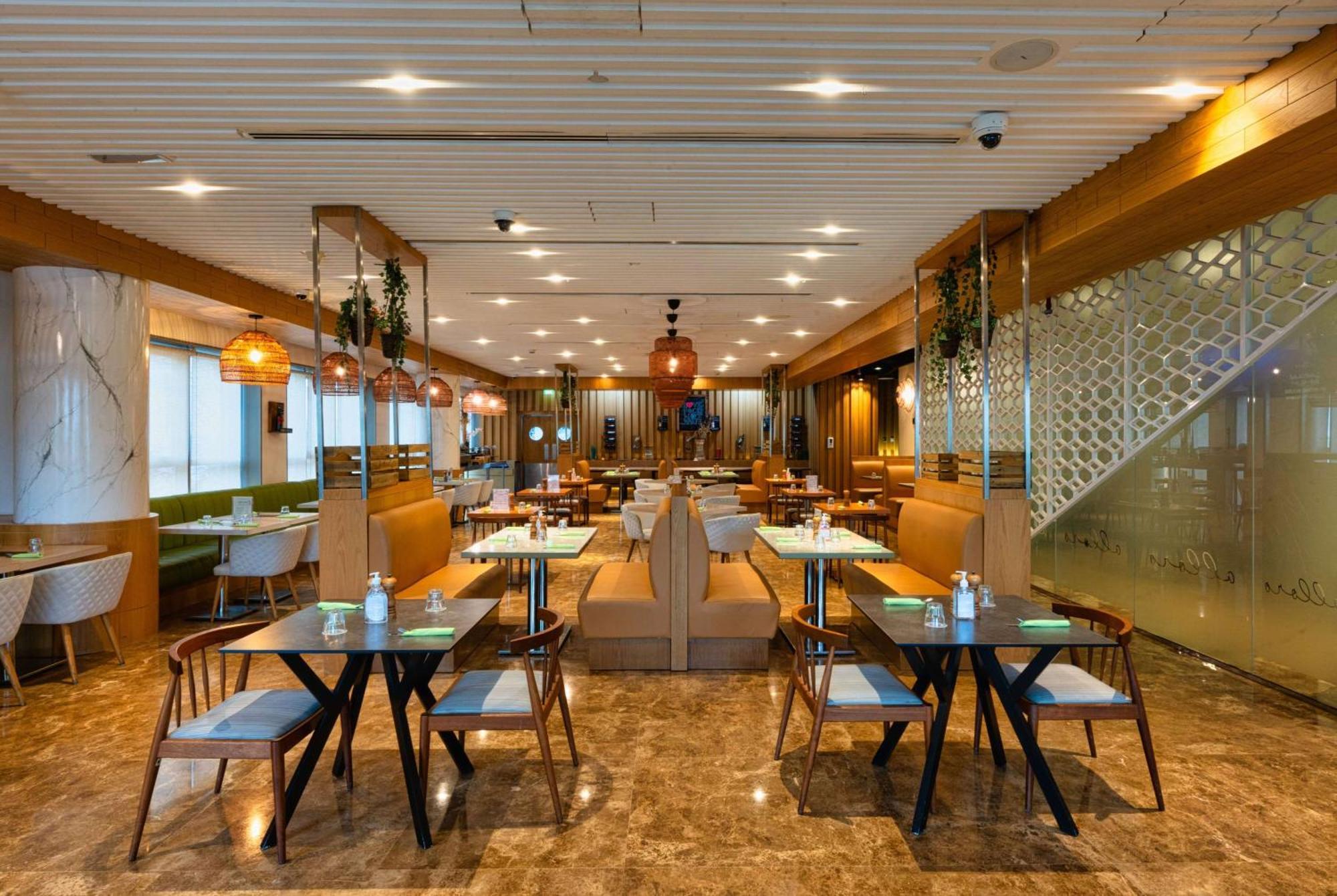 Hotel The First Collection Dubai Marina Esterno foto Interior of the restaurant