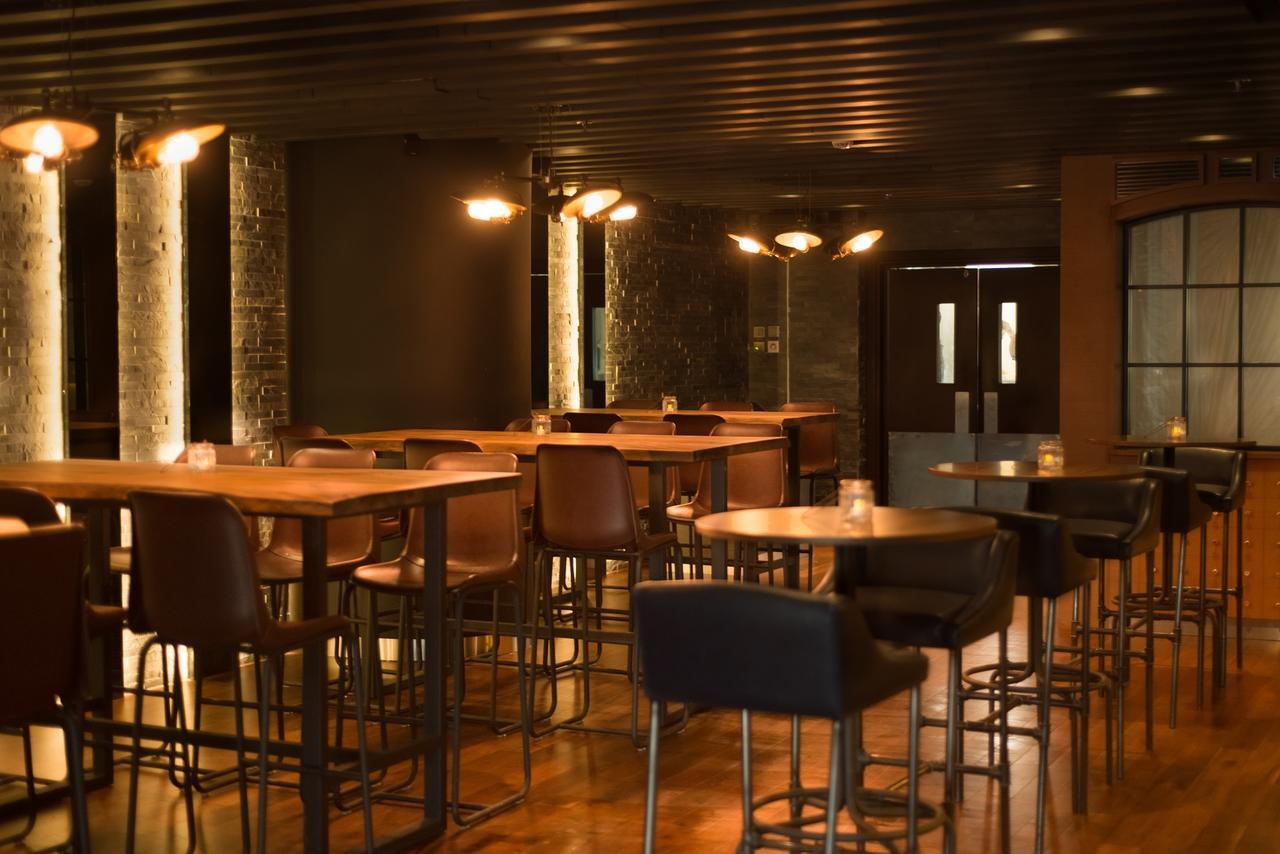 Hotel The First Collection Dubai Marina Esterno foto Interior of the bar